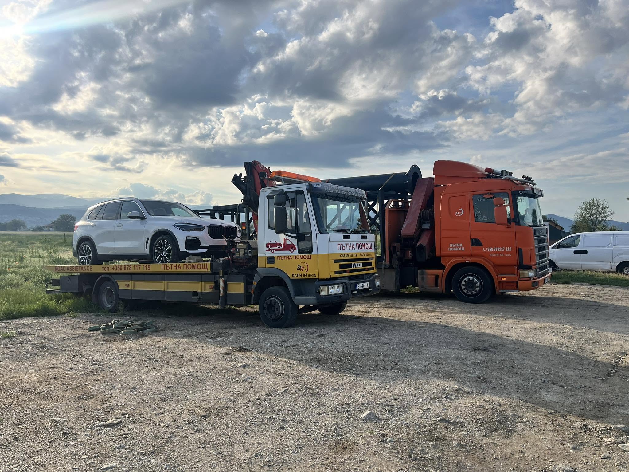 Репатриране на джип BMW X5 на платформа с кран